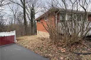 562 Firethorne Dr, Monroeville, PA 15146 - Photo 37