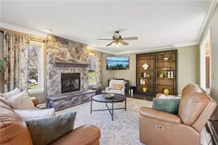 8300 Reagan Dr, Pittsburgh, PA 15237 - Photo 7