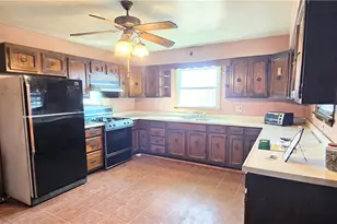 404 Ridgelawn Ave, Neshannock Township, PA 16105 - Photo 7