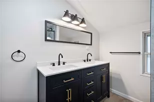 554 St Clair Dr, Pittsburgh, PA 15147 - Photo 17