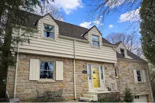 413 Morrison Dr, Pittsburgh, PA 15216 - Photo 3