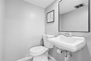 557 Thompson Run Rd, Ross Twp, PA 15237 - Photo 21