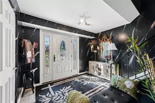 524 Thorncliffe Dr, Robinson Twp, PA 15205 - Photo 3