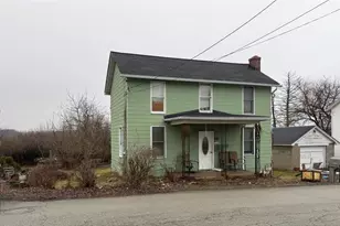 1302 Oaklawn Dr, Latrobe, PA 15650 - Photo 1