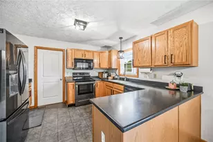 3173 Saranac Dr, South Pymatuning Township, PA 16150 - Photo 5