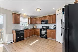 259 Grace Manor Dr, Robinson Twp, PA 15108 - Photo 5