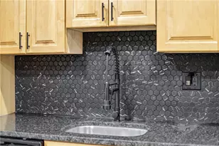 156 Deerfield Dr, Pittsburgh, PA 15235 - Photo 7