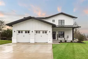 220 Bonnie View Dr, Pine Township, PA 15090 - Photo 1