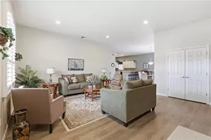 909 Valentina Ln, Lower Burrell, PA 15068 - Photo 5