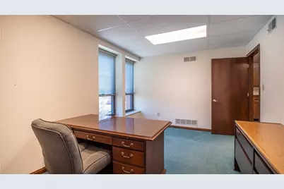 306 McKnight Park Dr, Ross Twp, PA 15237 - Photo 21