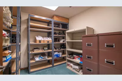 306 McKnight Park Dr, Ross Twp, PA 15237 - Photo 27