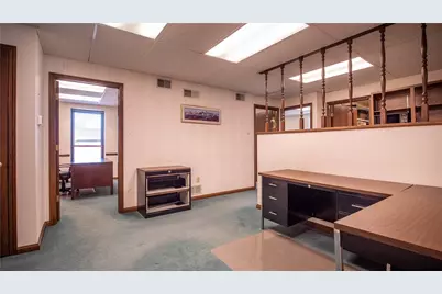 306 McKnight Park Dr, Ross Twp, PA 15237 - Photo 23