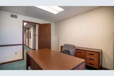 306 McKnight Park Dr, Ross Twp, PA 15237 - Photo 17