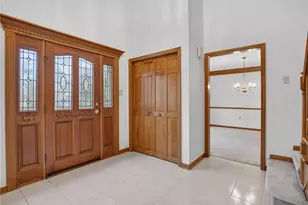 425 Stag Horn Dr, Pittsburgh, PA 15090 - Photo 5