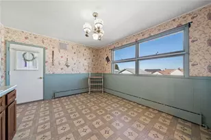 608 W Smithfield St, Mt Pleasant Boro, PA 15666 - Photo 11