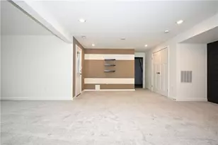 212 Creekside Dr, Oakdale, PA 15071 - Photo 15