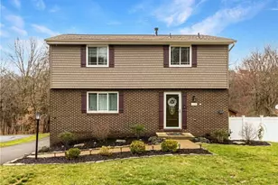 128 Darnley, Moon/Crescent Twp, PA 15108 - Photo 3