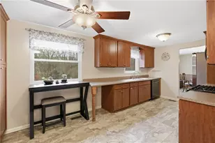 128 Darnley, Moon/Crescent Twp, PA 15108 - Photo 13