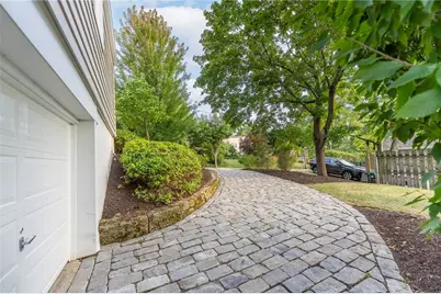 409 Sunset Dr, Pittsburgh, PA 15228 - Photo 39