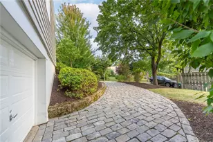 409 Sunset Dr, Pittsburgh, PA 15228 - Photo 39