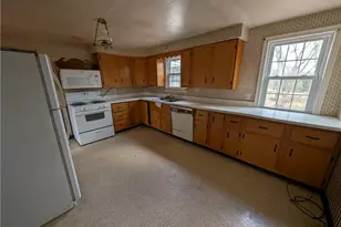 2139 Northwest Dr, North Huntingdon, PA 15642 - Photo 9