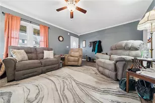 605 W Grant St, Houston, PA 15342 - Photo 5