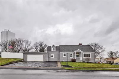 2012 Forge Dr, Aliquippa, PA 15001 - Photo 3