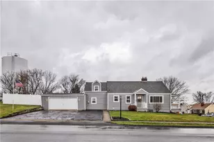 2012 Forge Dr, Aliquippa, PA 15001 - Photo 3