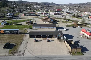 588 W High St - 118 School Dr, Franklin Township, PA 15370 - Photo 9