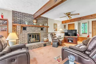 454 Cherokee Dr, Center Township, PA 16001 - Photo 5