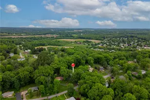 454 Cherokee Dr, Center Township, PA 16001 - Photo 29