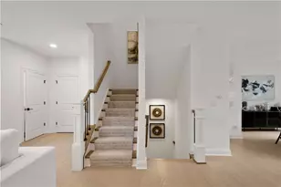 423 Magnolia Dr, Peters Township, PA 15367 - Photo 5