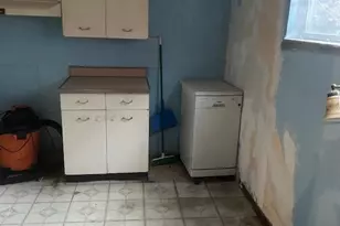 2010 Noble St, Pittsburgh, PA 15215 - Photo 5