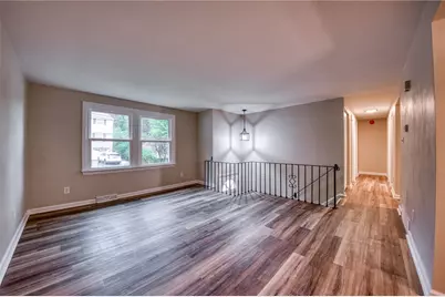762 Cedarwood Dr, Pittsburgh, PA 15235 - Photo 5
