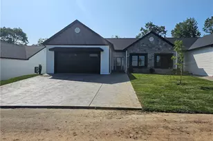 812 10th St, New Stanton, PA 15697 - Photo 1