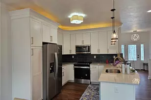 810 10th St, Hempfield Township, PA 15697 - Photo 5