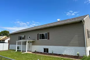 749 Parkway Dr, Springdale Township, PA 15049 - Photo 1