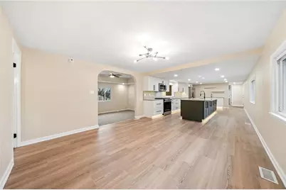 749 Parkway Dr, Springdale Township, PA 15049 - Photo 9