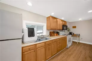 618 Riverside Ave, Grove City Boro, PA 16127 - Photo 9