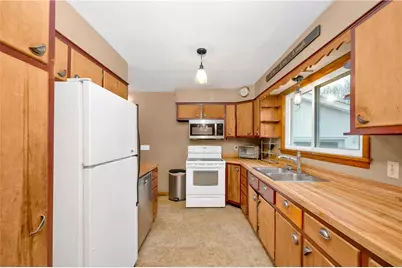 310 Sherwood Drive, Mercer Boro, PA 16137 - Photo 9