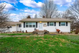 310 Sherwood Dr, Mercer Boro, PA 16137 - Photo 1