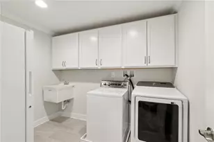 216 Hickory Ln, Adams Township, PA 16046 - Photo 21