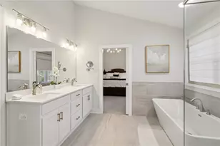 216 Hickory Ln, Adams Township, PA 16046 - Photo 27