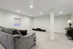 216 Hickory Ln, Adams Township, PA 16046 - Photo 37