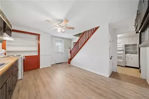 519 Washington St, Mt Pleasant Boro, PA 15666 - Photo 7