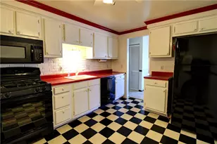 105 Blackshire Rd, Twp of But SE, PA 16001 - Photo 9