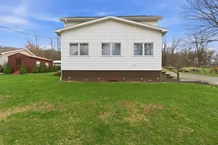 1644 Strangford Rd, Burrel-Blacklick, PA 15717 - Photo 3