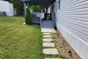 209 Baxter Ln, Center Township, PA 16001 - Photo 7