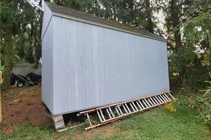 209 Baxter Ln, Center Township, PA 16001 - Photo 9