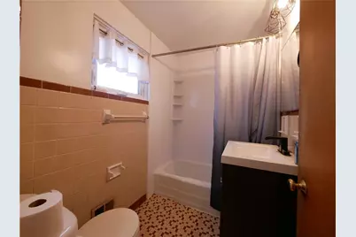 2046 Pioneer Ave, Pittsburgh, PA 15226 - Photo 9